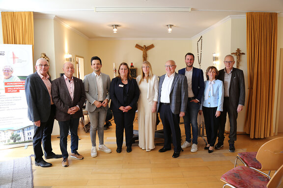 Redner und Ehrengäste