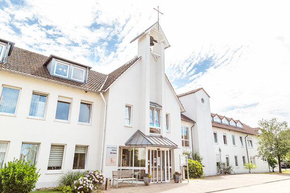 Außenansicht des Alten-und Pflegeheims Kloster Marienau in Merzig-Schwemlingen im Saarland